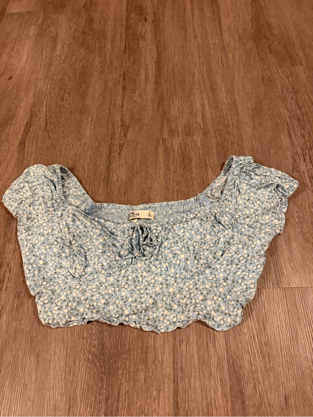 Hollister Sky Blue Floral Tie-Front Puff Sleeve Crop Top